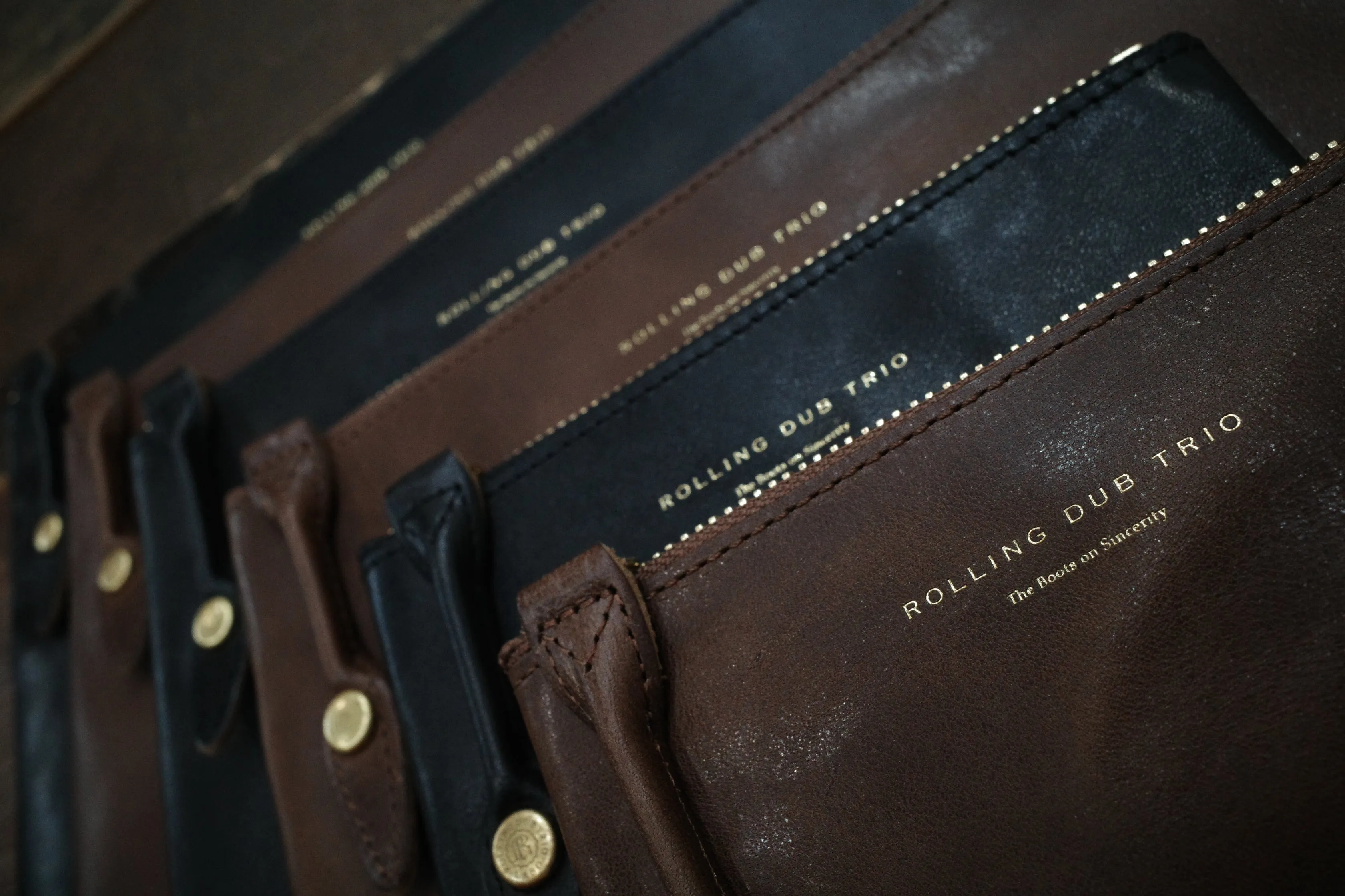 SQUARE ZIP & SNAP POUCH size L -BROWN LEATHER