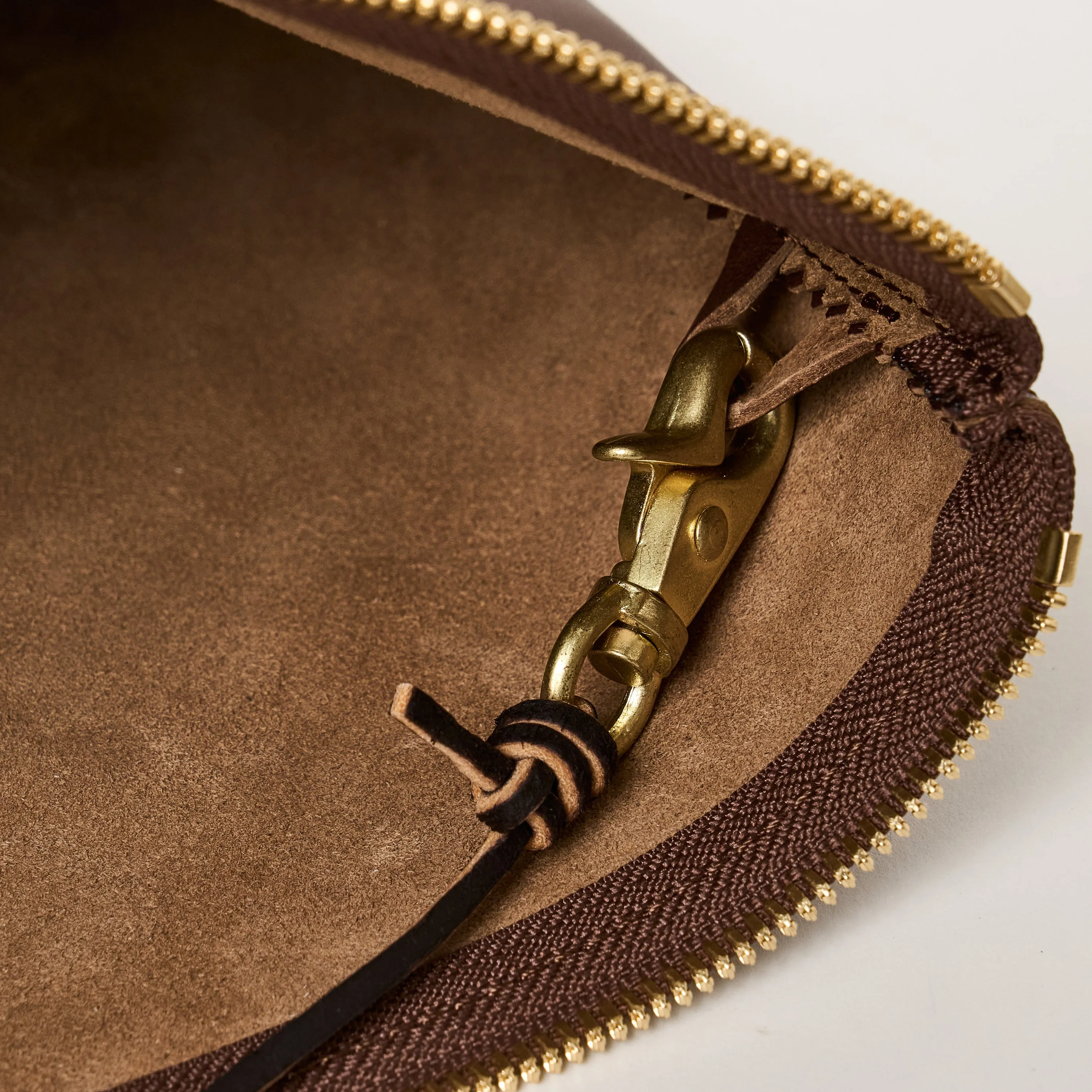 SQUARE ZIP & SNAP POUCH size L -BROWN LEATHER